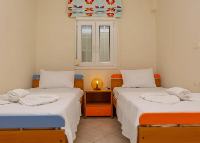 Irida Holiday Home