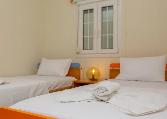 Irida Holiday Home