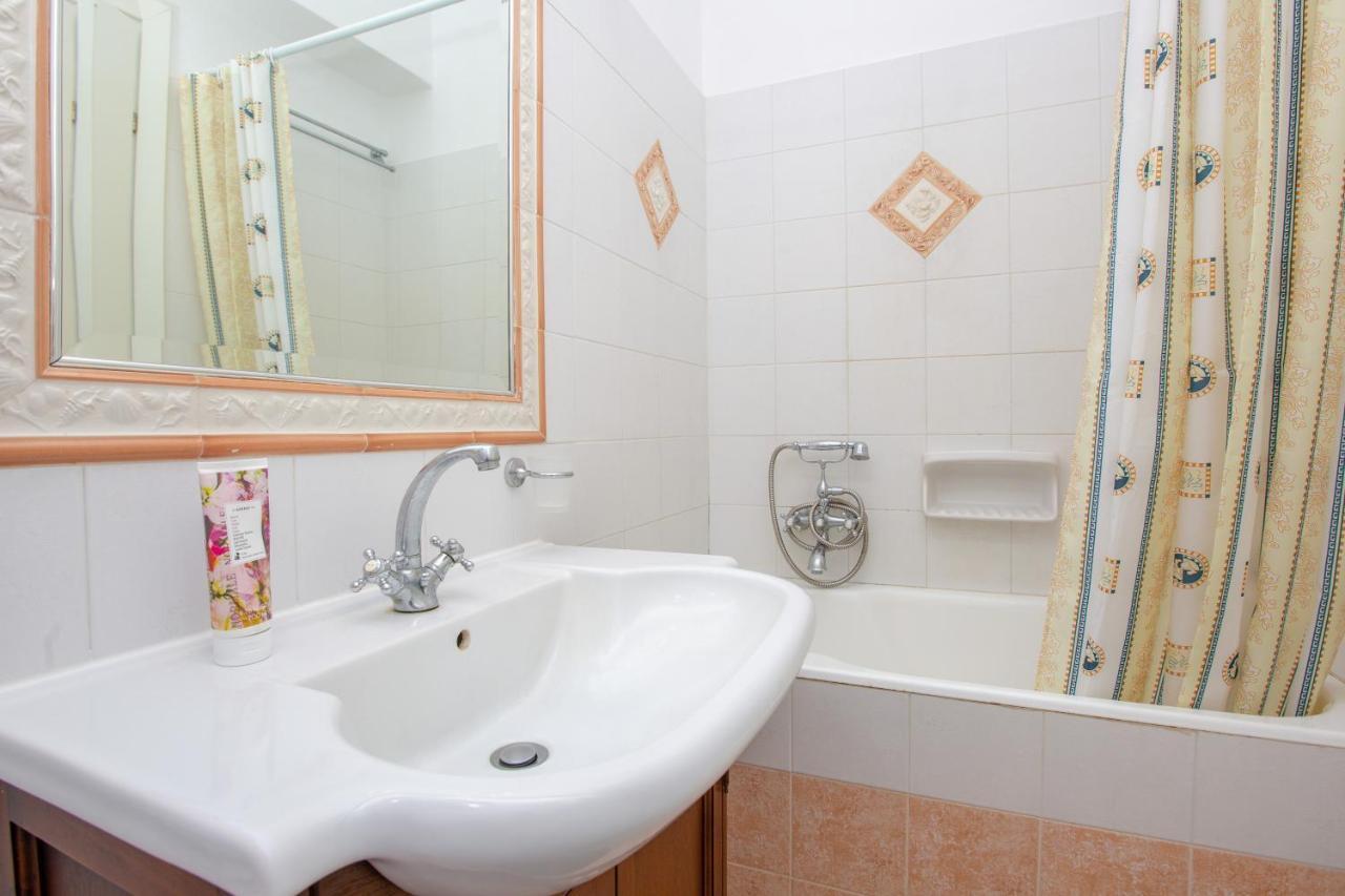 Irida Apartment *